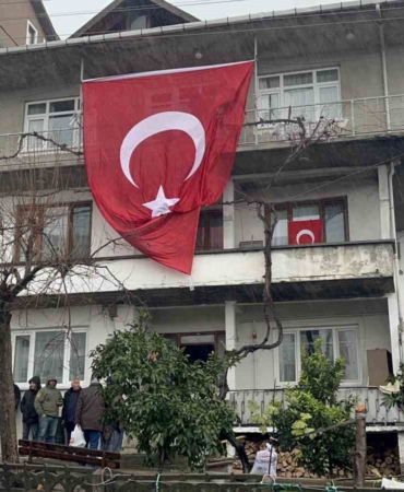 yalovada-sehit-olan-polis-memurunun-duzcedeki-baba-ocagina-aci-haber-ulasti-LnmMP3mh.jpg