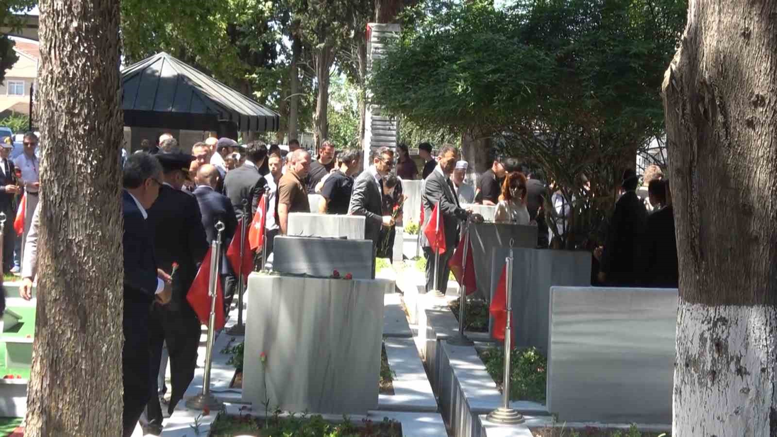 yalovada sehitler mezarlari basinda anildi 2
