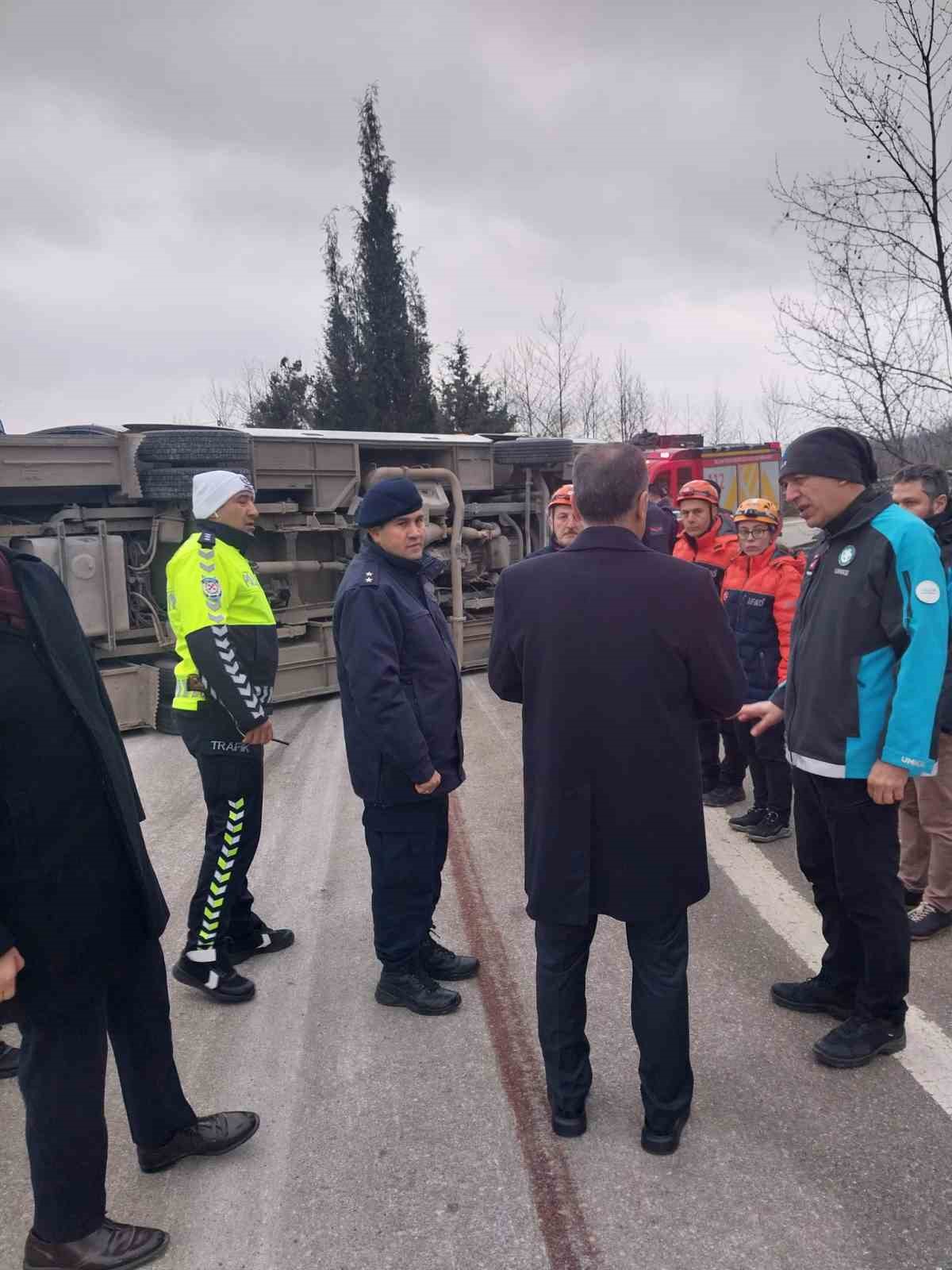 Yalova’da servis midibüsü kaza yaptı: 1 ölü, 20 yaralı 7 yalovada servis midibusu kaza yapti 1 olu 20 yarali 3 EKTKH3wq