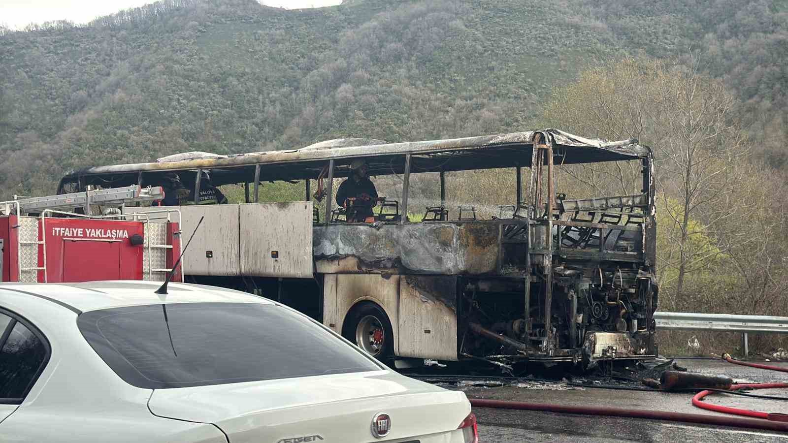 yalovada seyir halindeki yolcu otobusu alevlere teslim oldu 3 m5VWTHBH