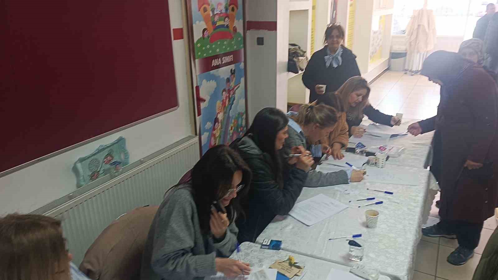 yalovada yasayan bulgaristan vatandaslari sandik basinda 5 WzAzqByr