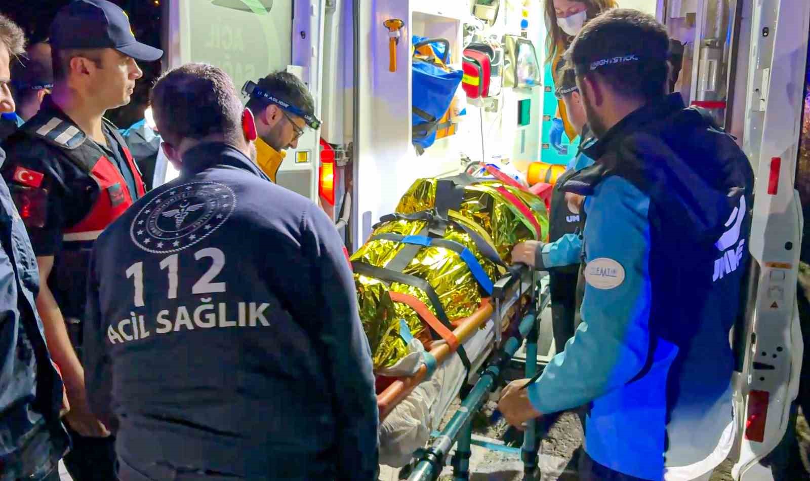Yamaç paraşütüyle dere yatağına düşen vatandaş 5 saatlik çalışmayla kurtarıldı 4 yamac parasutuyle dere yatagina dusen vatandas 5 saatlik calismayla kurtarildi 0 WZV8vaDe