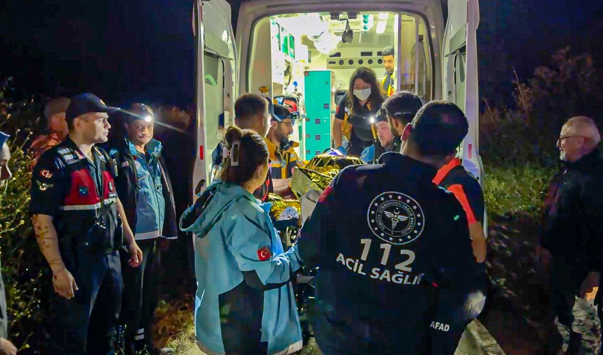 Yamaç paraşütüyle dere yatağına düşen vatandaş 5 saatlik çalışmayla kurtarıldı 8 yamac parasutuyle dere yatagina dusen vatandas 5 saatlik calismayla kurtarildi 4 d4wTbiqF