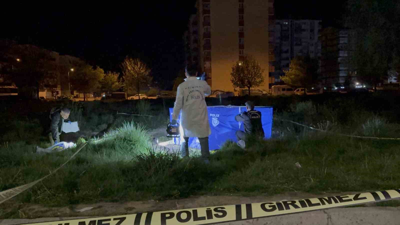yan bakma kavgasinda 1 kisi oldu 1 sahis yaralandi 2 t5eDi1cU