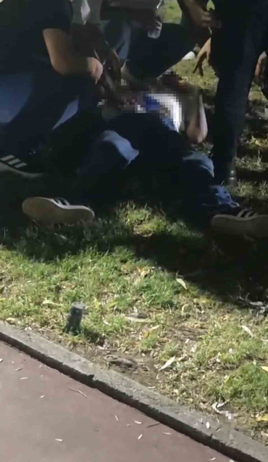 ‘Yan baktın’ kavgası kanlı bitti: 1 yaralı 4 yan baktin kavgasi kanli bitti 1 yarali 0 PyLSFq5Y