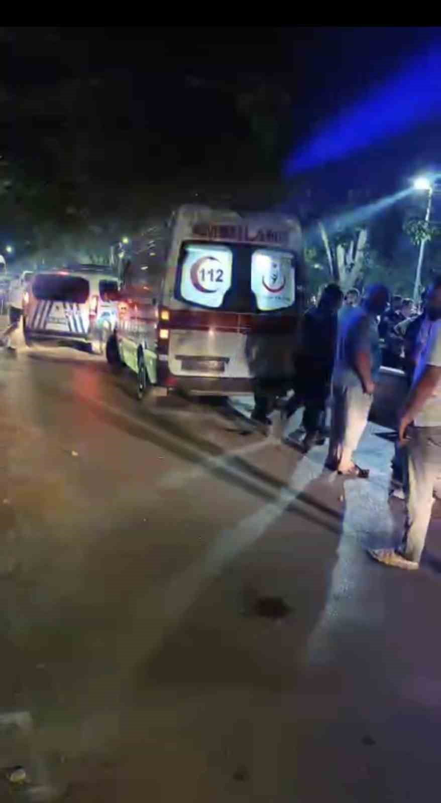 ‘Yan baktın’ kavgası kanlı bitti: 1 yaralı 6 yan baktin kavgasi kanli bitti 1 yarali 2