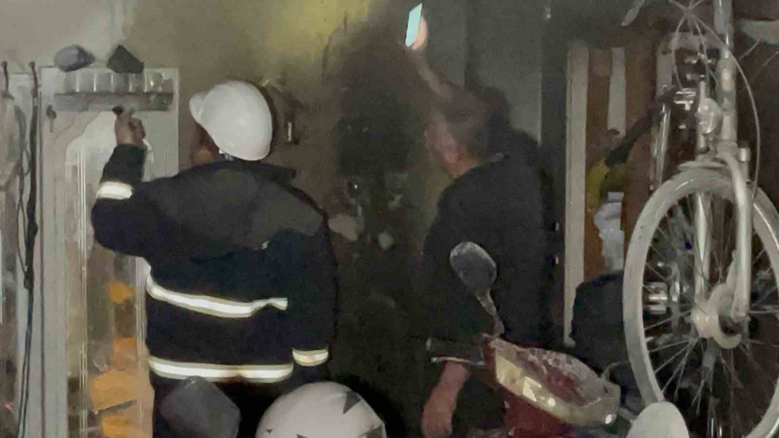 yanan elektrik kablosu korkuttu 4 ahkQWVK5