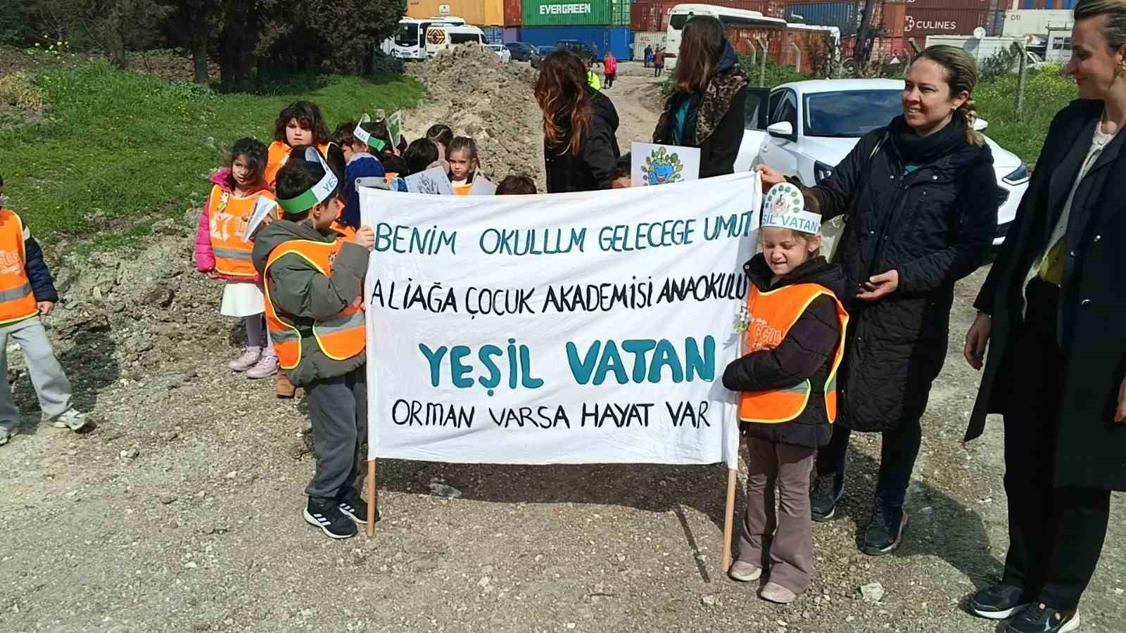 yanan sahada gelecege nefes aliagada yeni orman icin ilk fidanlar dikildi 10 JJdCJgfj