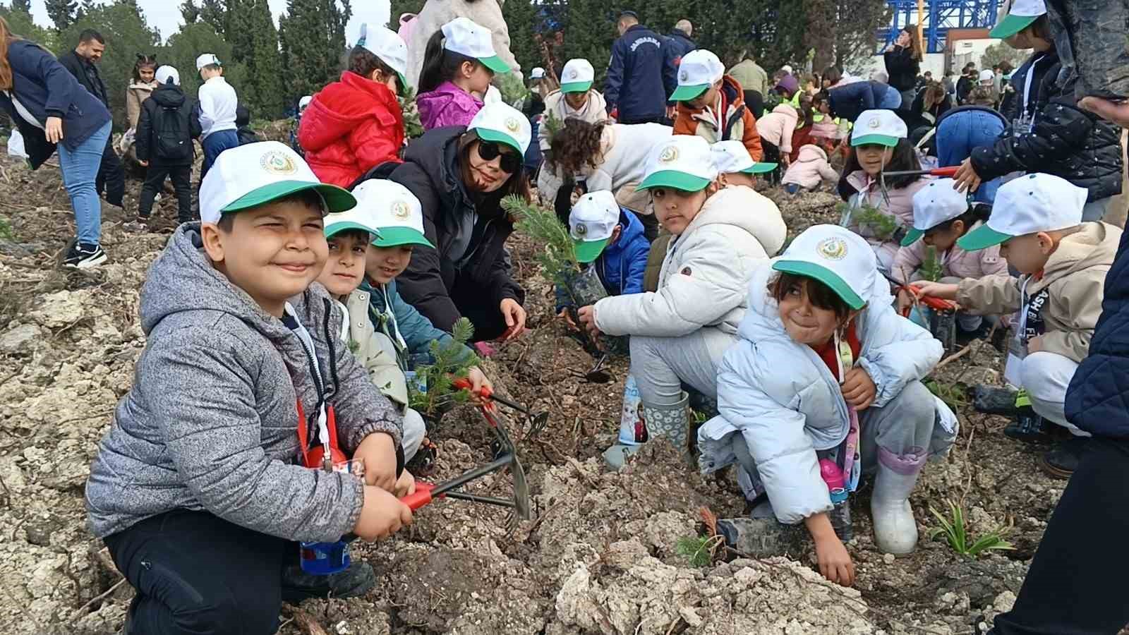 yanan sahada gelecege nefes aliagada yeni orman icin ilk fidanlar dikildi 2 OE6UdBau