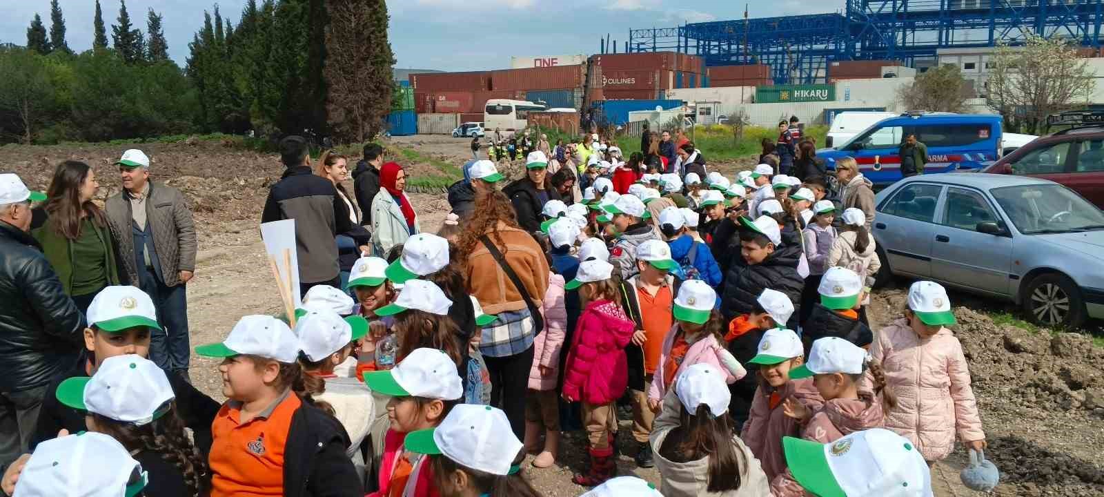 yanan sahada gelecege nefes aliagada yeni orman icin ilk fidanlar dikildi 5