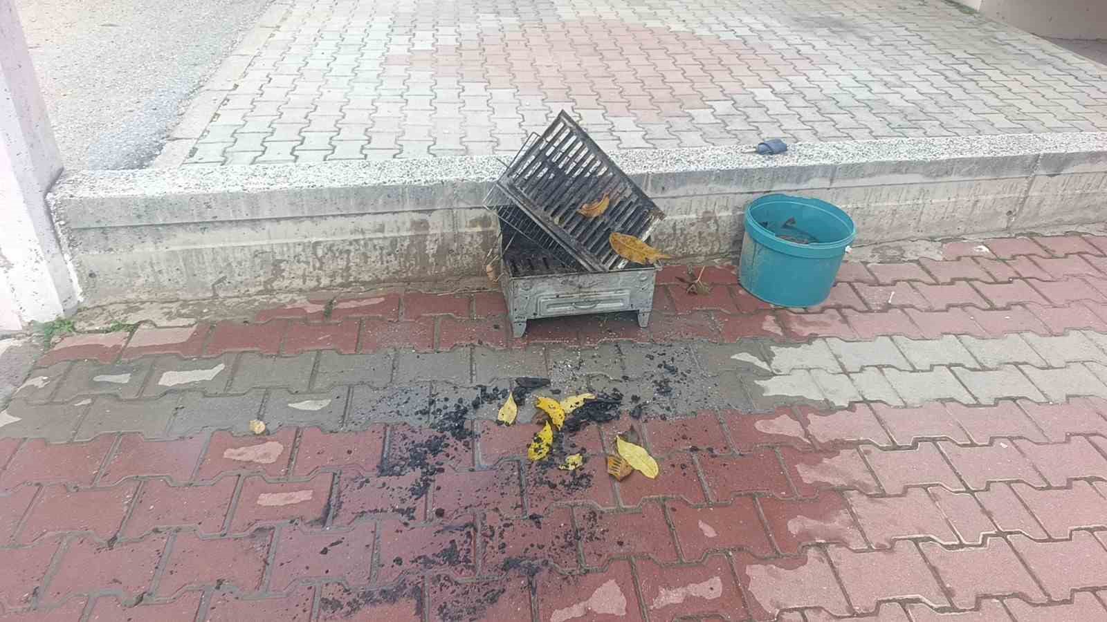 yangin ihbarina gelen itfaiyeye evin icinde mangal surprizi 1 mK56qTlr