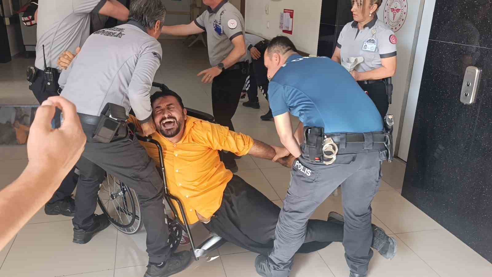 yangin tahliyesinde hasta ve yakini rolundeki hastane calisanlarindan oscarlik performans 0 yR4FkUDq