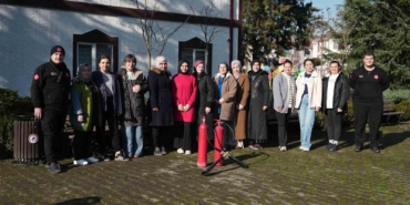 yangina-kadinlar-yangin-tupuyle-mudahale-etti-kZY1CFcV.jpg