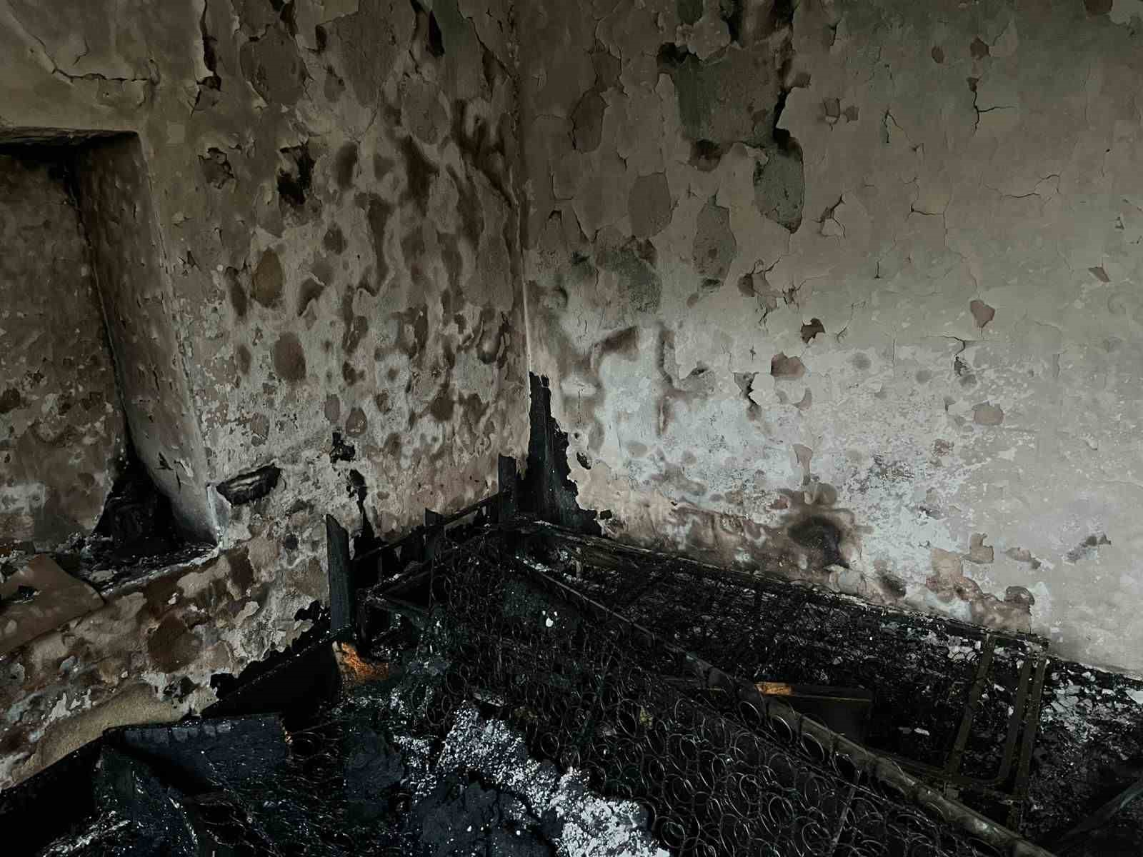 yangina uykuda yakalanan yasli kadin hastaneye kaldirildi 5 qhcVAdIB