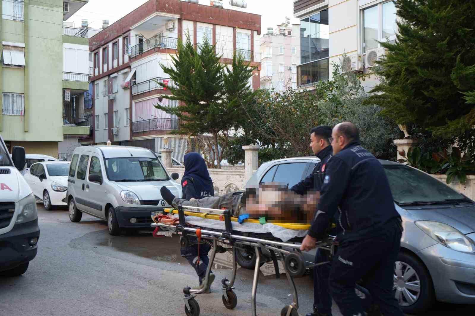 yangina uykuda yakalandi alevlere mudahale ederken yaralandi 2 hjIw9Ti5