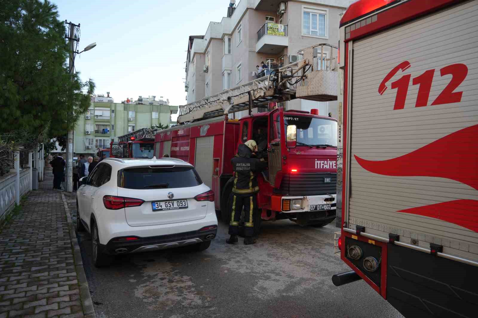 yangina uykuda yakalandi alevlere mudahale ederken yaralandi 6 4COqVQAF