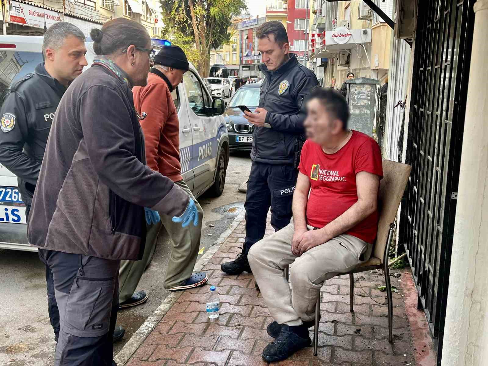 yangina uykuda yakalanip dumandan etkilendi tedaviye guclukle ikna edildi 3 r9ByVega