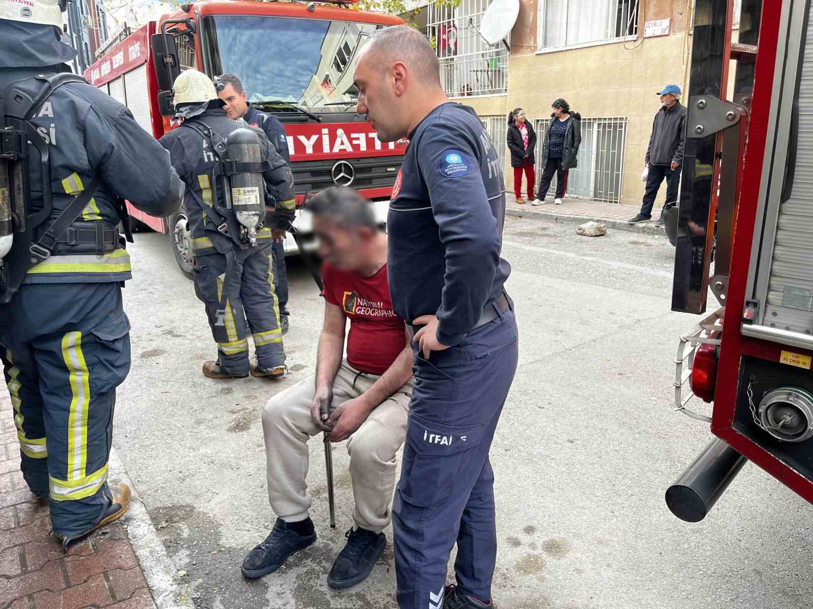 yangina uykuda yakalanip dumandan etkilendi tedaviye guclukle ikna edildi 6 GsnBMYN7