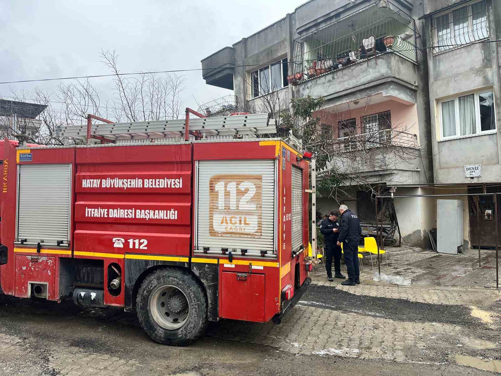 yanginda 4 cocuguyla birlikte felaketi yasayan annenin tek basina verdigi emek kule dondu 2 OcjOQfcC