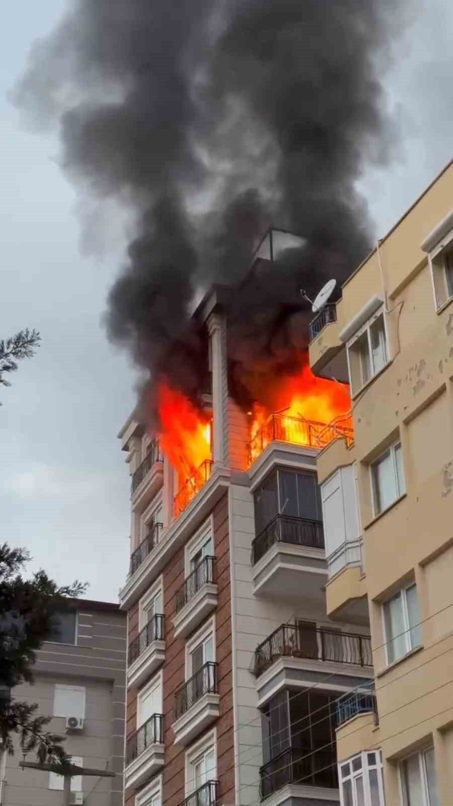 yanginda anneanne ve teyzeyi oldurmekten yargilanan toruna iki kez agirlastirilmis muebbet 4