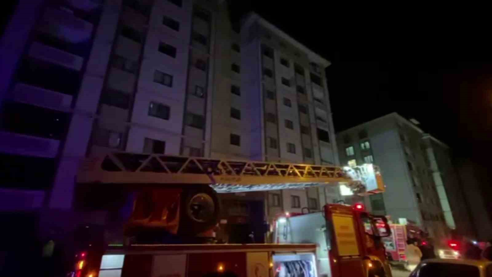 yanginda evdeki tup patladi binada mahsur kalan 13 kisiyi itfaiye ekipleri kurtardi 0 MUFLpke8