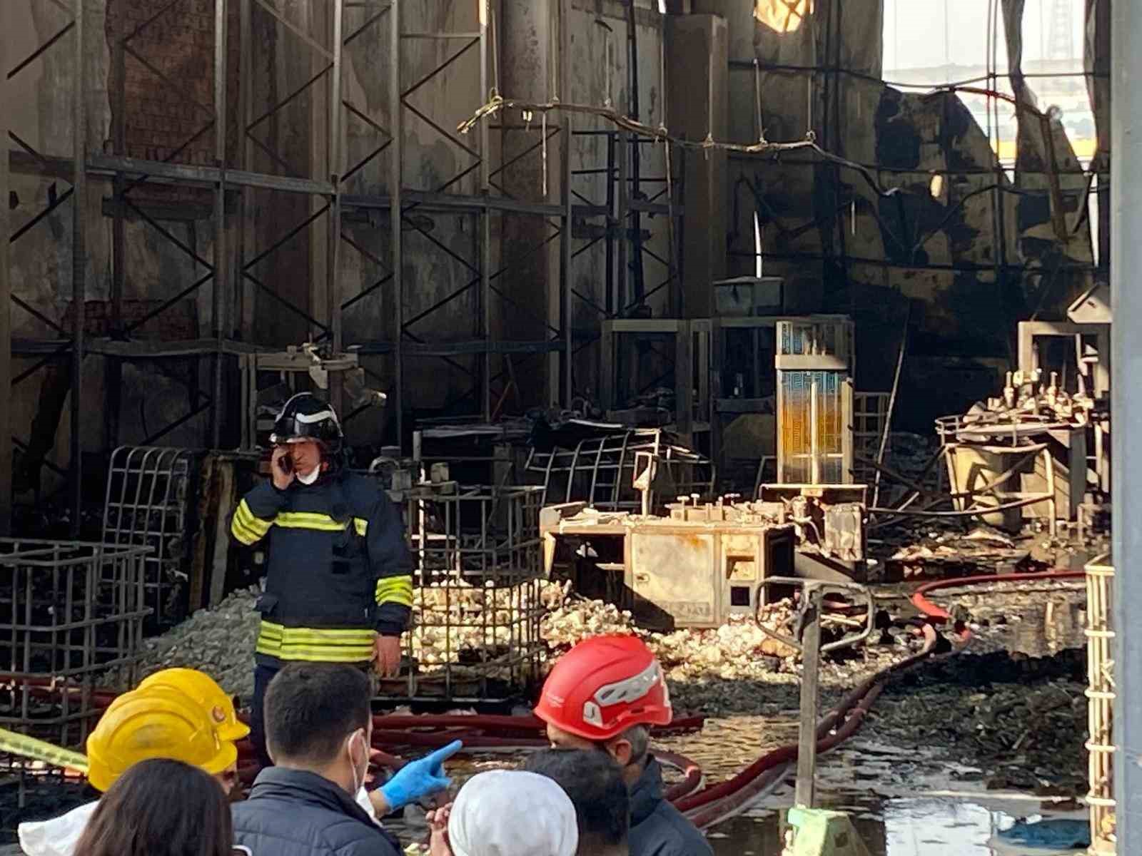 yanginda hayatini kaybeden 6 kisinin cansiz bedeni morga kaldirildi 5 dbV5d7fp