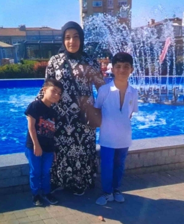yanginda-hayatini-kaybeden-esmanin-esi-birbirlerine-sarilarak-olmusler-gmePDJyp.jpg