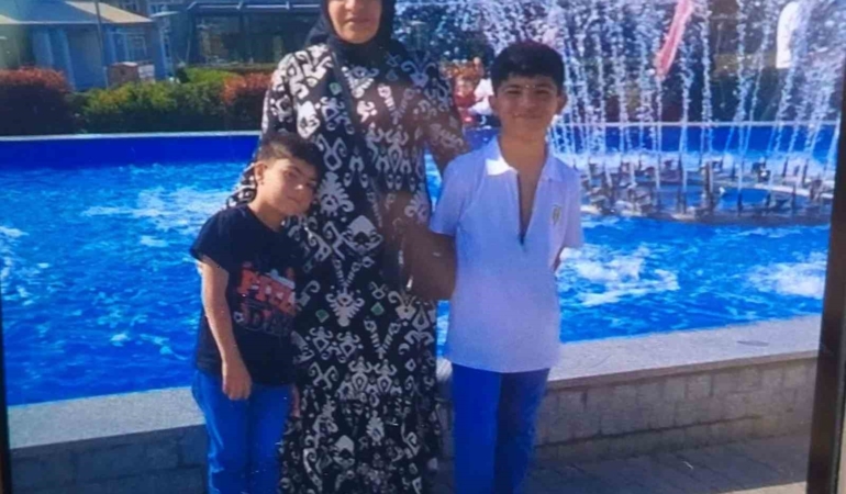 yanginda-hayatini-kaybeden-esmanin-esi-birbirlerine-sarilarak-olmusler-gmePDJyp.jpg