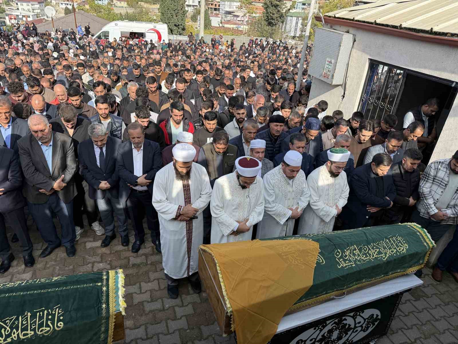 yanginda hayatini kaybedenlere son veda 4