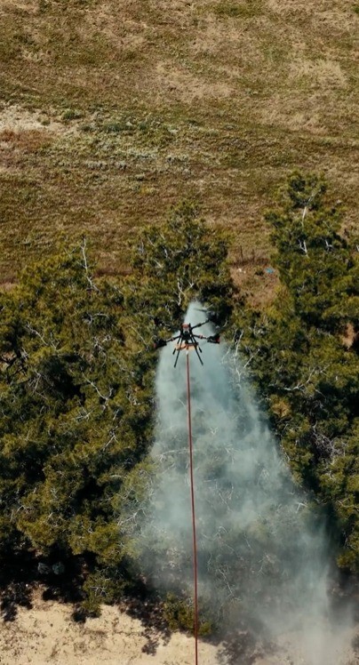 Yangında ilk kez kullanılan yenilikçi dron sistemi başarıyla test edildi 4 yanginda ilk kez kullanilan yenilikci dron sistemi basariyla test edildi 0 ONJ3JzzD
