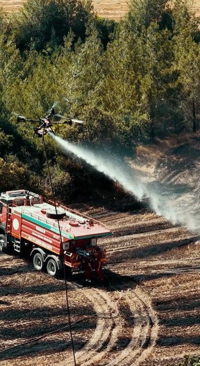 Yangında ilk kez kullanılan yenilikçi dron sistemi başarıyla test edildi 5 yanginda ilk kez kullanilan yenilikci dron sistemi basariyla test edildi 1 4aXmbQzp