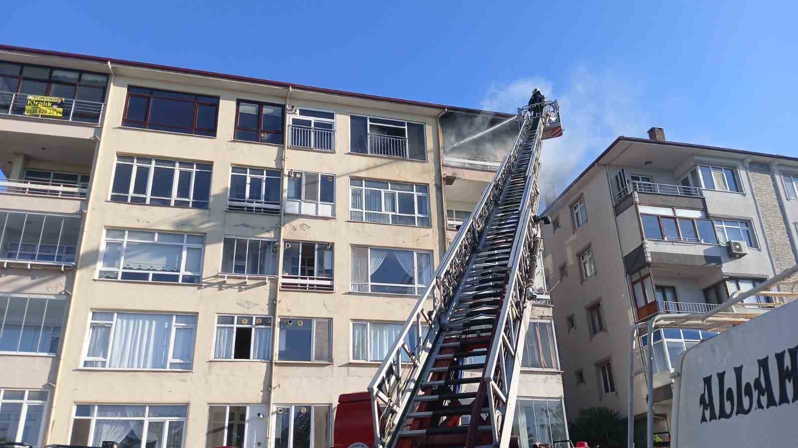 yanginda mahsur kalan kadin ve cocuk kurtarildi 0