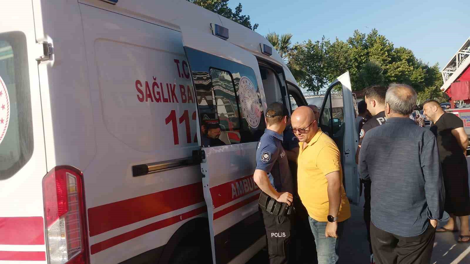 yanginda mahsur kalan kadin ve cocuk kurtarildi 3 MLtyJgDP