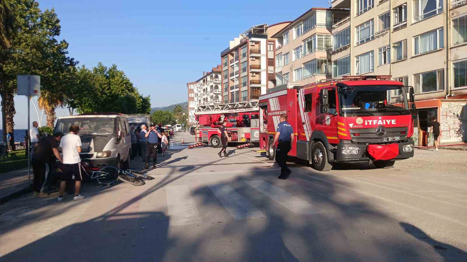 yanginda mahsur kalan kadin ve cocuk kurtarildi 4 2nC5EDiD