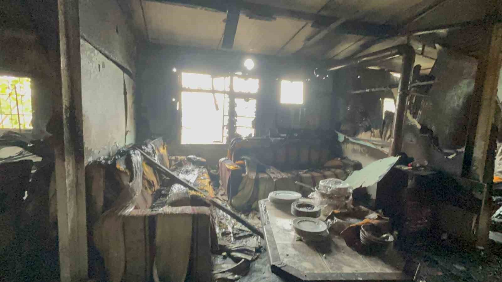yanginda mahsur kalan yasli adam hayatini kaybetti 2 ay once bacaklari ampute edilmis 5 Pd9mMQfK