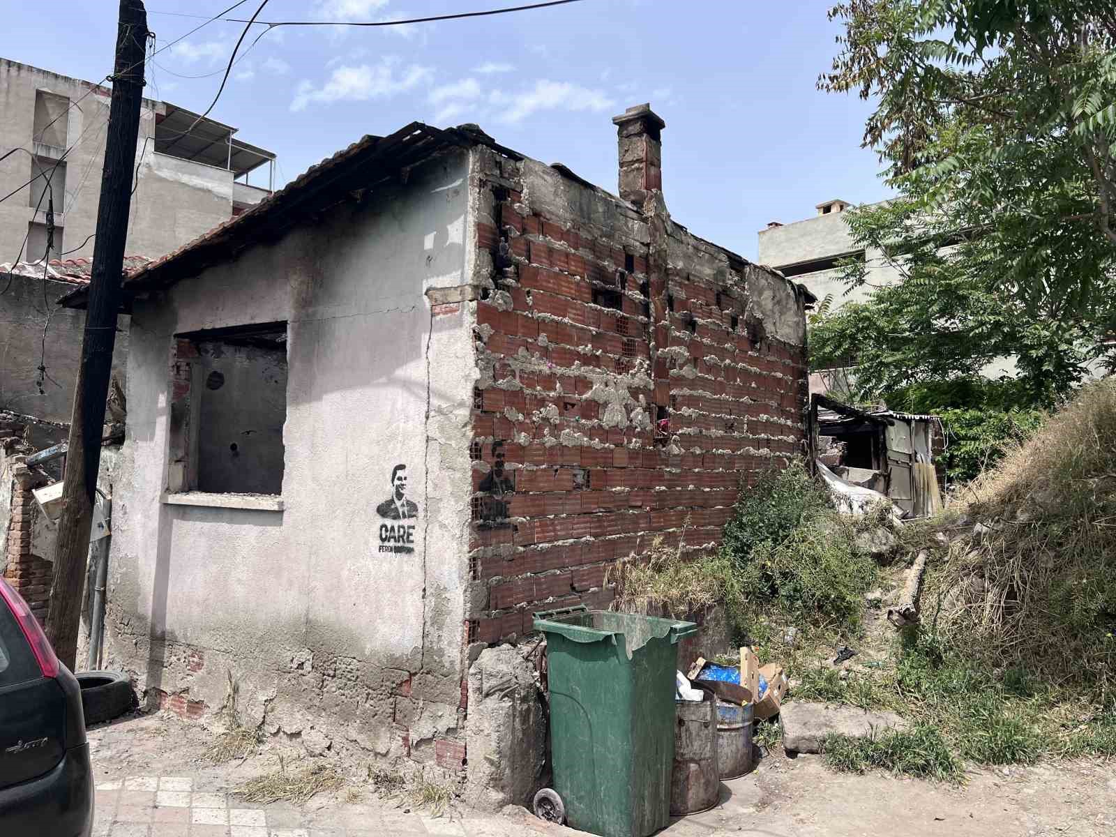 yanginda mahsur kalan yasli kadini jandarma ekipleri kurtardi 1 RrLyY8EO