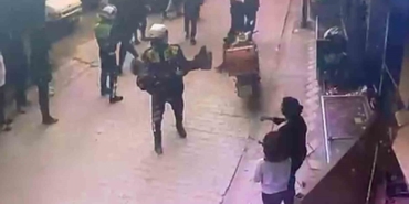yanginda-mahsur-kalan-yasli-kadini-jandarma-ekipleri-kurtardi-G2TQOeK3.jpg