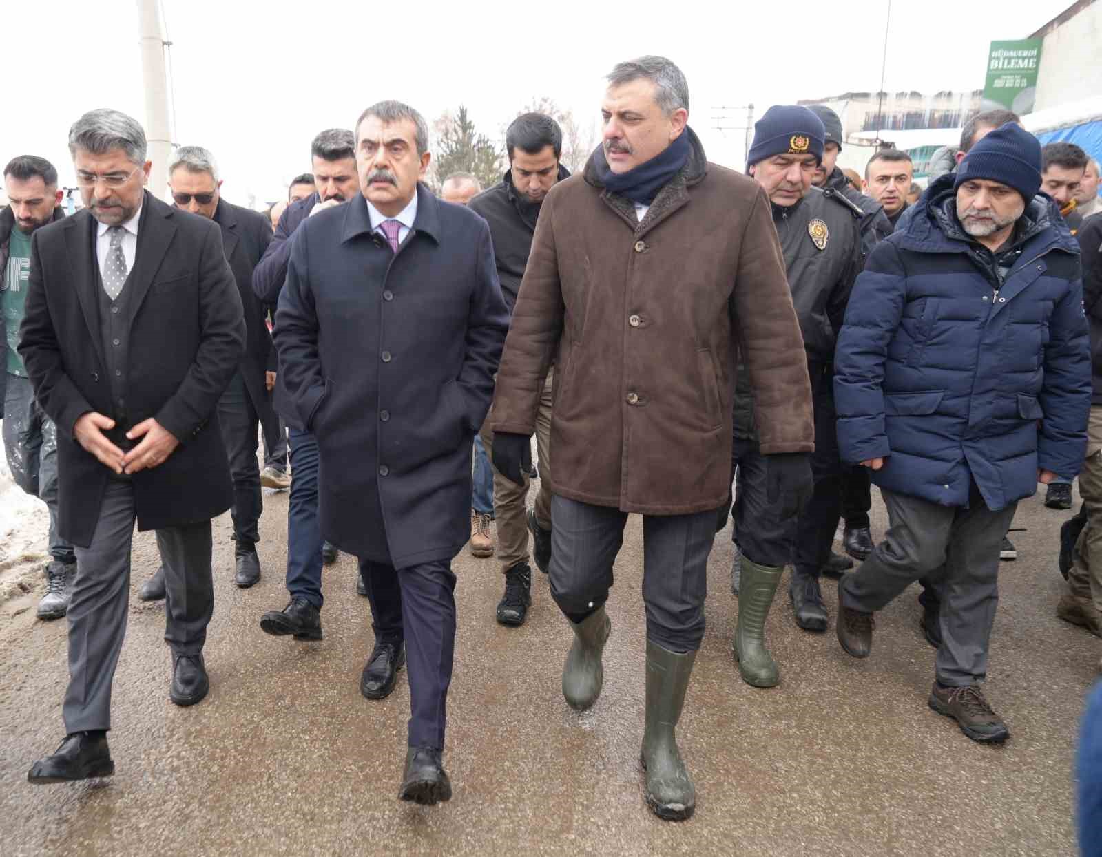 yanginda olu sayisi 2ye yukseldi 0 EqVeJS4e