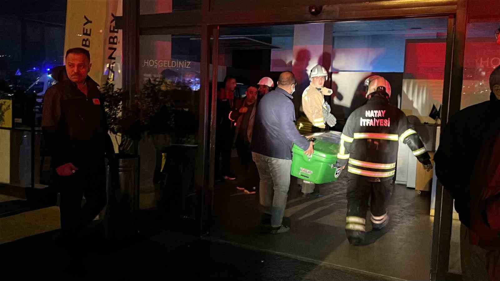 Yangından kaçmak isterken alevlerin içerisine can veren şahsın emniyet müdürü olduğu ortaya çıktı 5 yangindan kacmak isterken alevlerin icerisine can veren sahsin emniyet muduru oldugu ortaya cikti 1 3OF5GicN