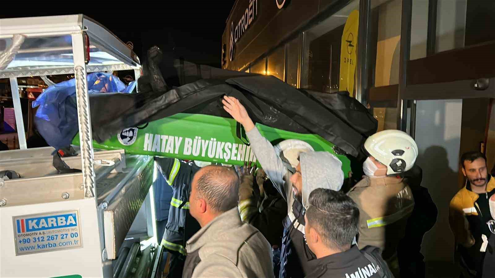 Yangından kaçmak isterken alevlerin içerisine giren 2 kişi yanarak can verdi 4 yangindan kacmak isterken alevlerin icerisine giren 2 kisi yanarak can verdi 0 l9Sp1rEW
