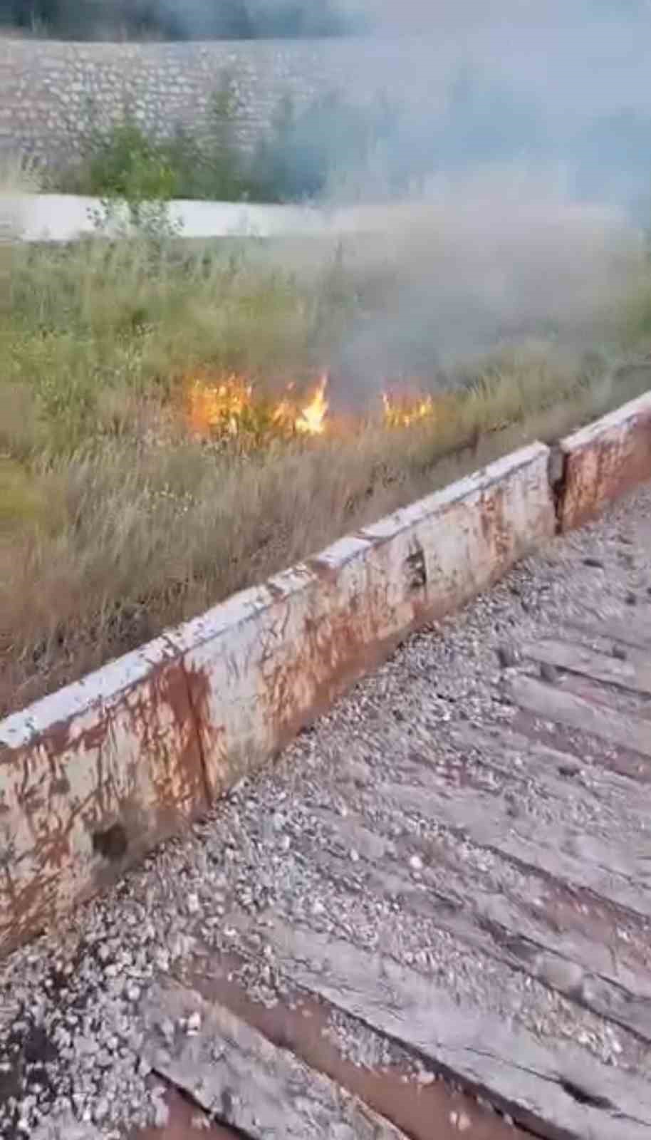 yangini goren makinistler treni durdurup mudahale etti 2 Ak3j3Rwi
