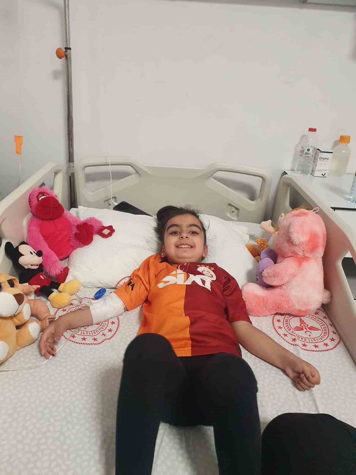 yanlis igne iddiasiyla yatalak olan 4 yasindaki mihra yasam mucadelesi veriyor 8 3StjVMav