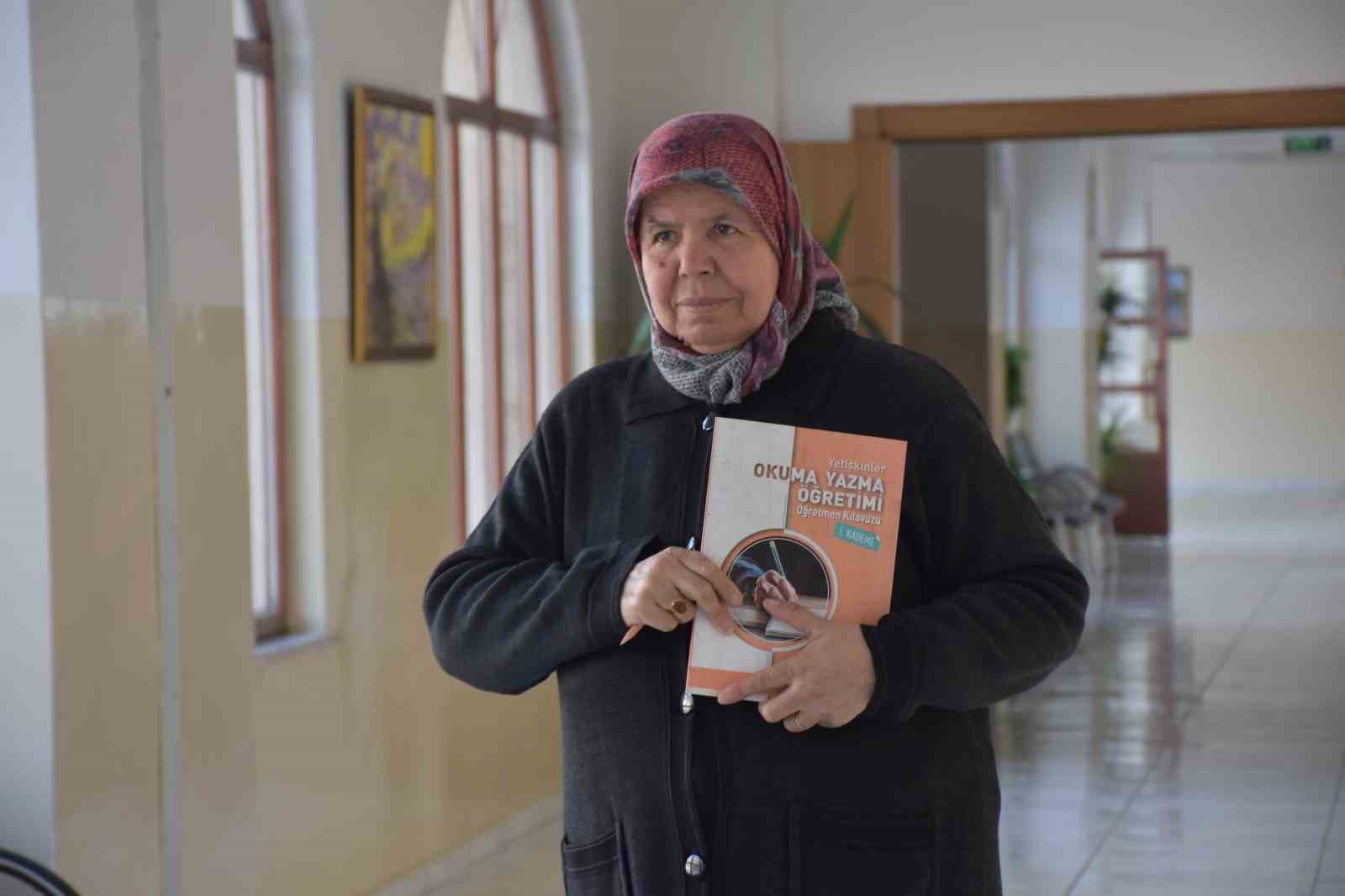yanlis otobuse binmemek icin 65 yasinda okuma yazma ogrendi 6 HTf3ysvW