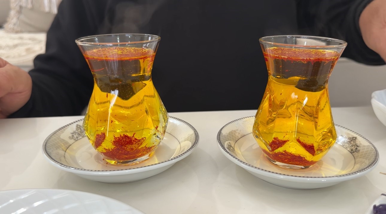 "Yapamazsın" diyenlere inat yetiştirdiği safran ve salebi evinde tüketiyor 13 yapamazsin diyenlere inat yetistirdigi safran ve salebi evinde tuketiyor 9 s6tnrfkh