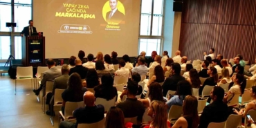 yapay-zeka-caginda-markalasma-izmirde-masaya-yatirildi-IYLADfmL.jpg