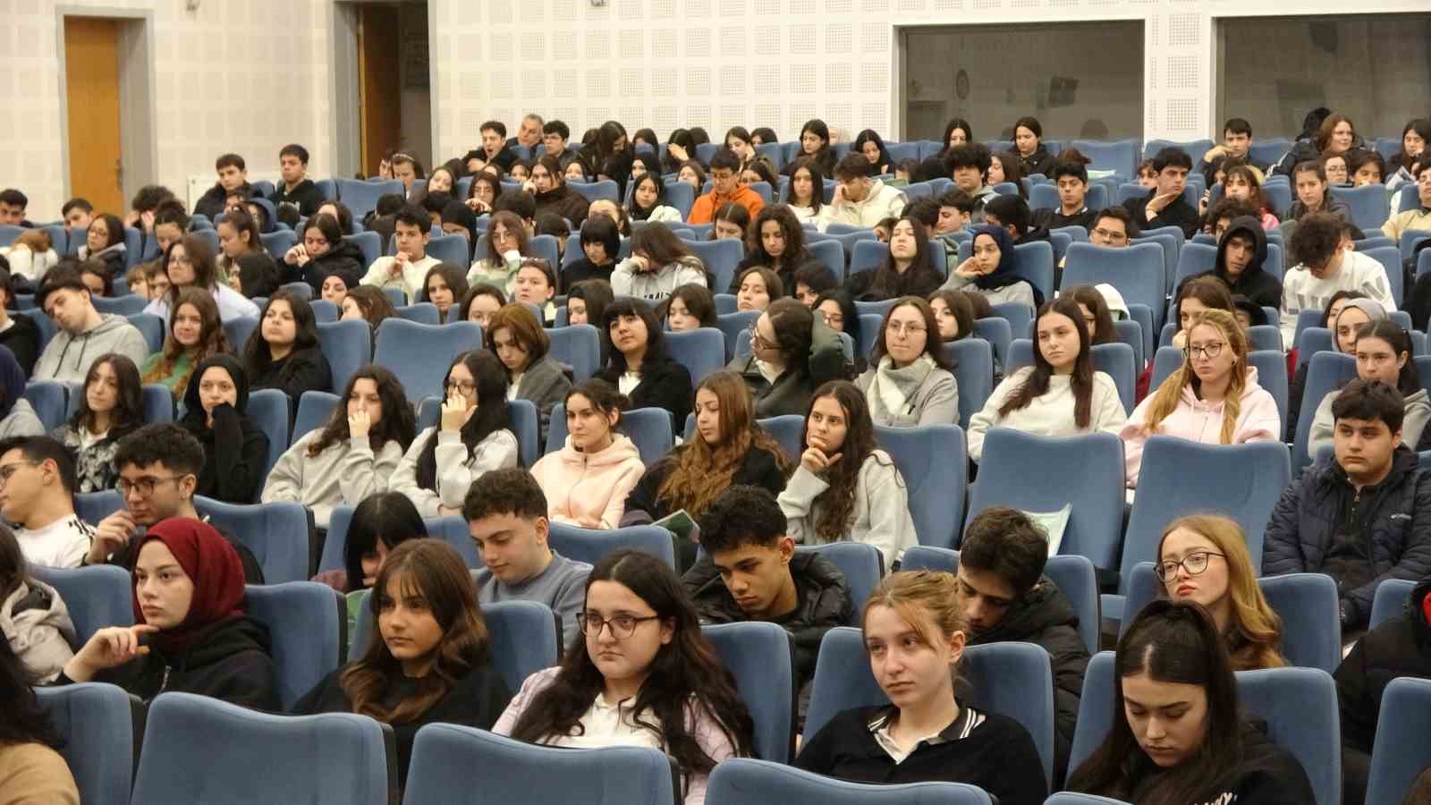yapay zekanin egitim ve sagliktaki etkileri lise ogrencileriyle paylasildi 1 YGGJOYXm