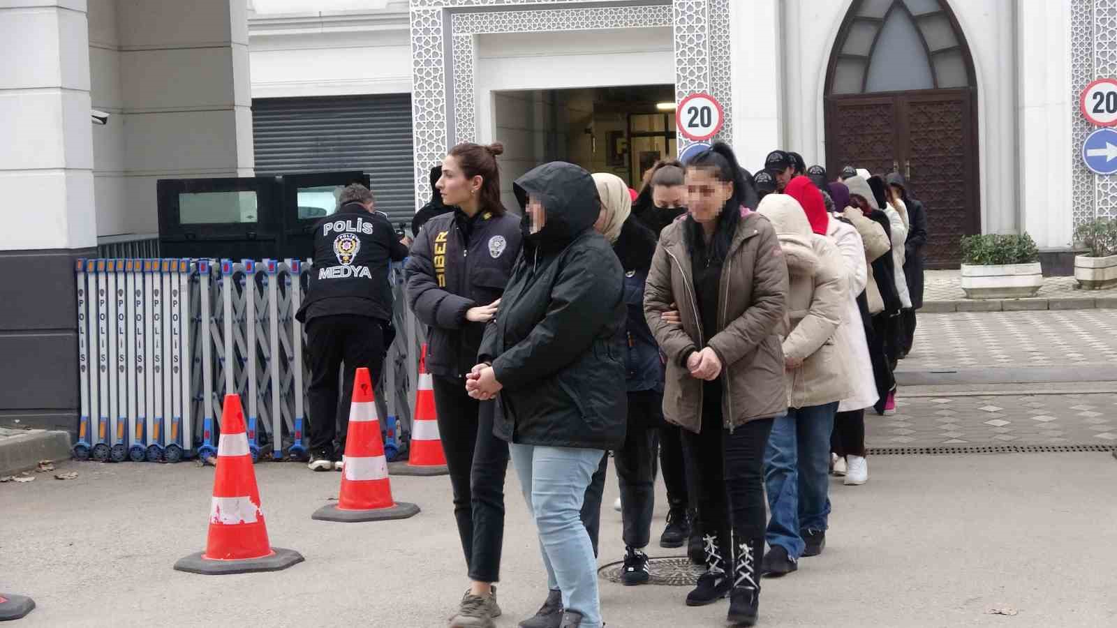 yapay zekayla kadin olup vurgun yapmislar 1 esbGXaDU