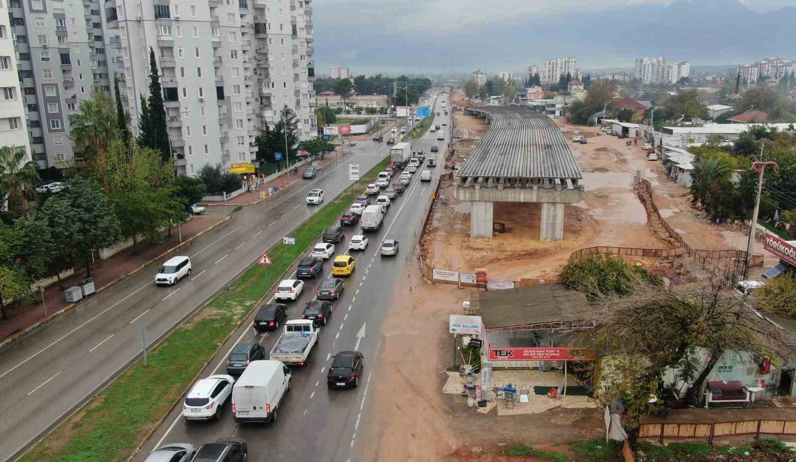 yapimi devam eden koprulu kavsak insaati pideciye takildi 0 aSQR3Epv