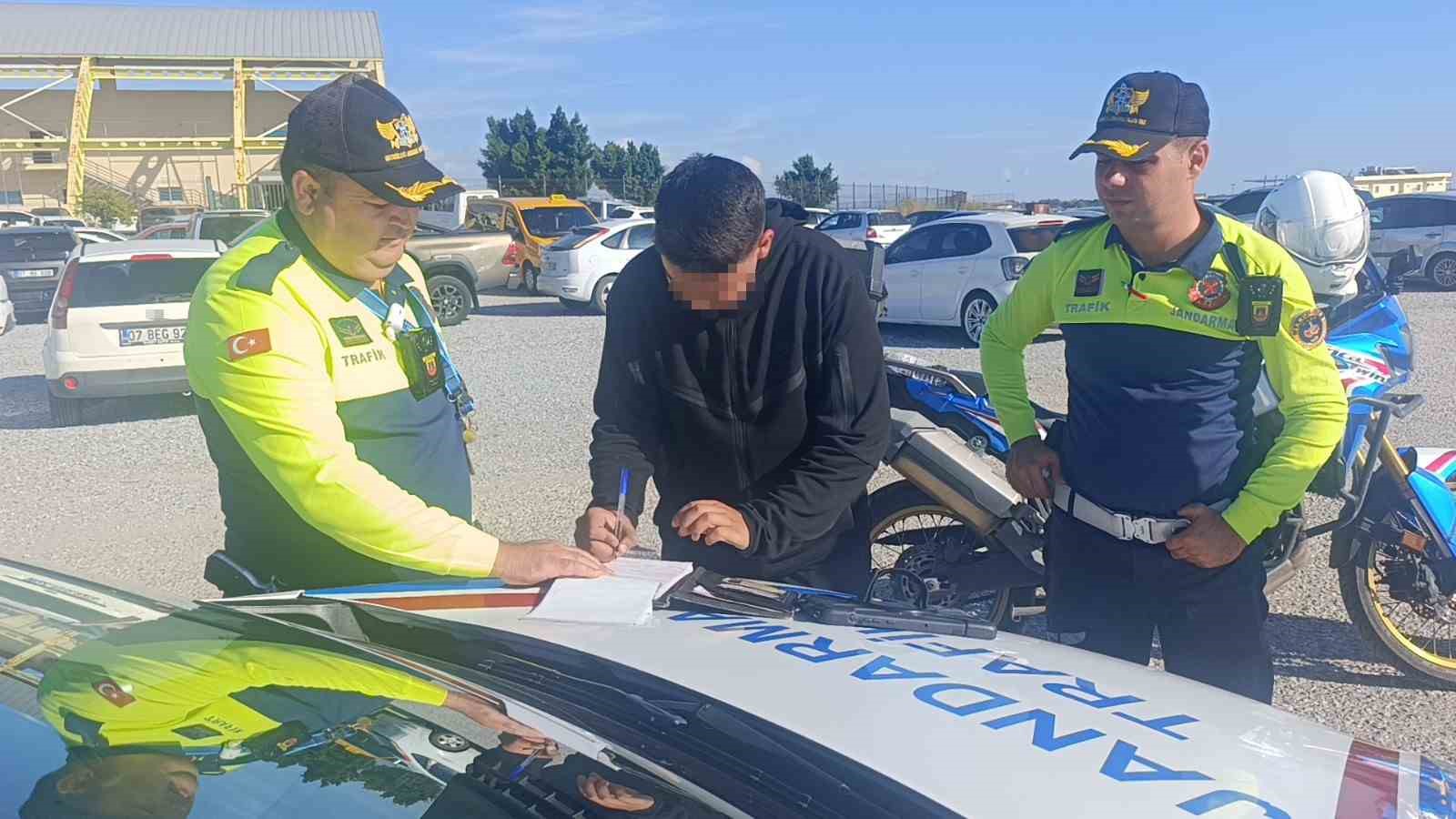 yaptiklarimizdan pisman degiliz aklimiz yapamadiklarimizda dediler 220 bin lira ceza yediler 1 HIWztdpW