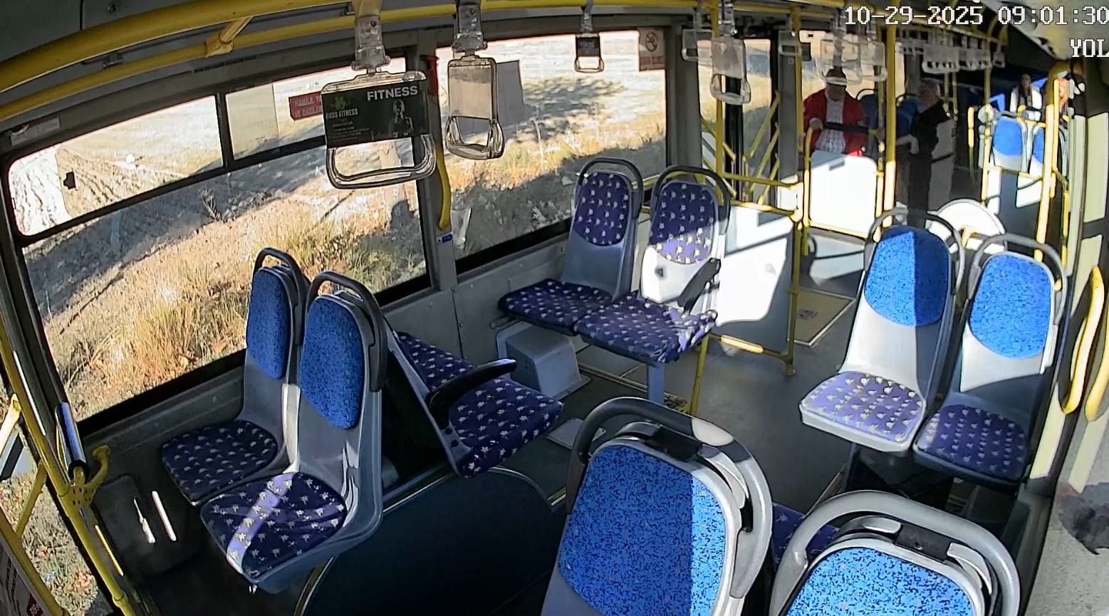 Yaralı köpeği kurtarmak için seferini yarıda bırakan halk otobüsü şoföründen insanlık dersi 11 yarali kopegi kurtarmak icin seferini yarida birakan halk otobusu soforunden insanlik dersi 7